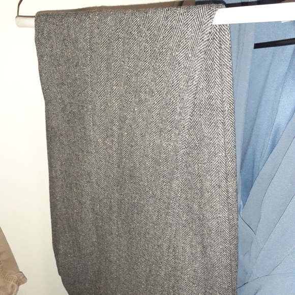 Gray Herringbone Flecks Donegal Tweed Suit - Picture 3 of 6